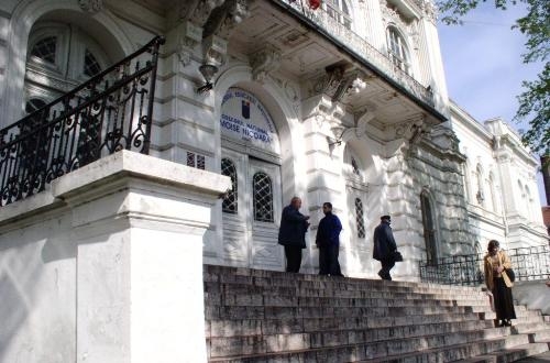 Cladirea Colegiului Moise Nicoara Din Arad poza